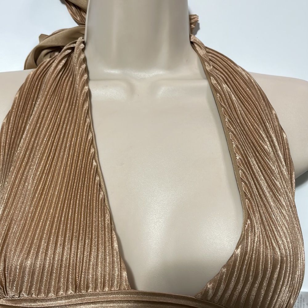 EVNL deep v plunge neckline  Behind the neck tie  Sunkissed tan  Cropped top